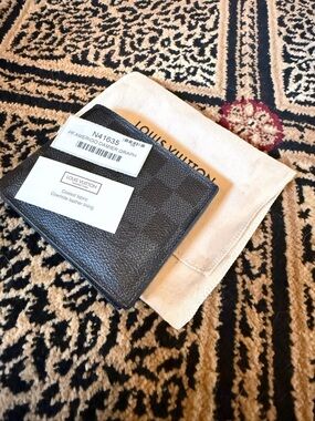 Louis Vuitton Damier Graphite Black & Gray Bi-Fold Card Holder